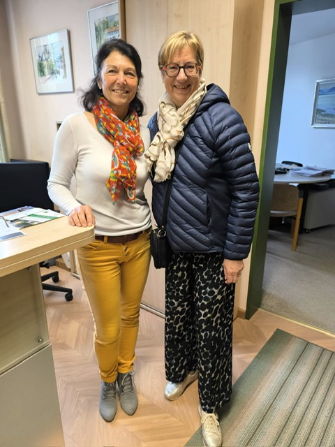 2ec6bf9f-c3ad-4678-8a8c-e943c45d646a