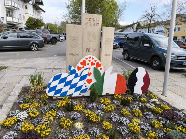 8e8f1a45-22b0-4b1e-bee6-c5c129b3c0c8