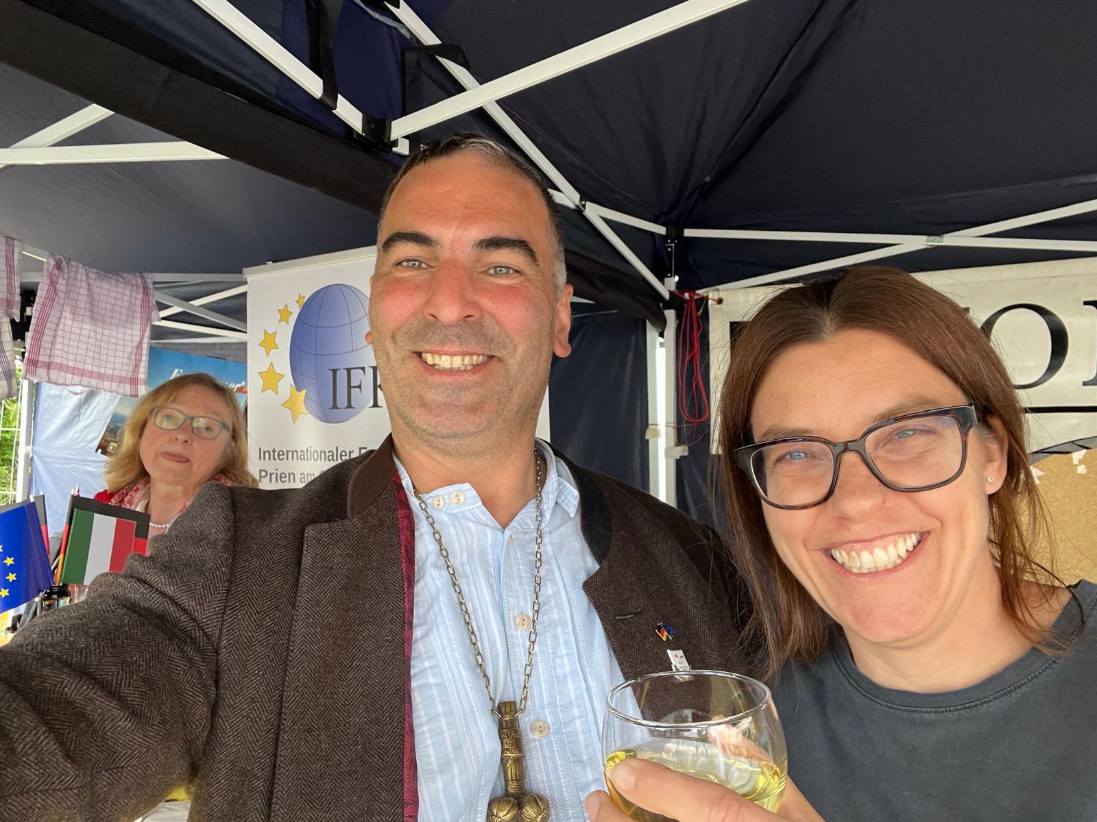 4bd623d5-834a-485d-a1e8-59c30a8312de